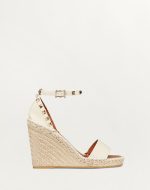 DOUBLE ROCKSTUD GRAINY CALFSKIN WEDGE SANDAL 105 MM - Image 2
